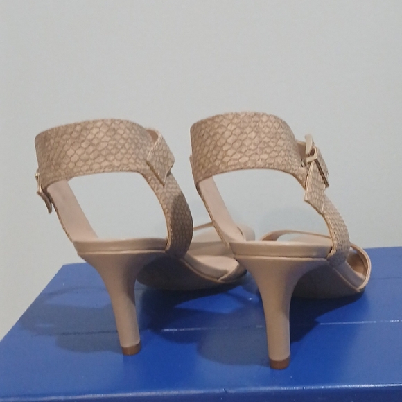 The Limited Elegant Tan Heeled Sandals, New Without Tag Or Box, Sz 9.5 - Picture 2 of 7
